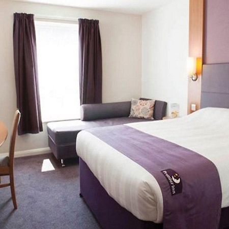 Premier Inn Bristol Cribbs Causeway Filton Exterior photo