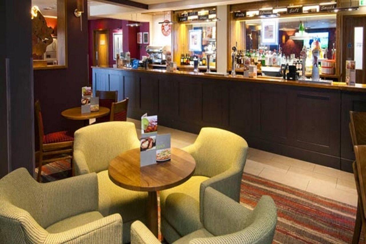 Premier Inn Bristol Cribbs Causeway Filton Exterior photo