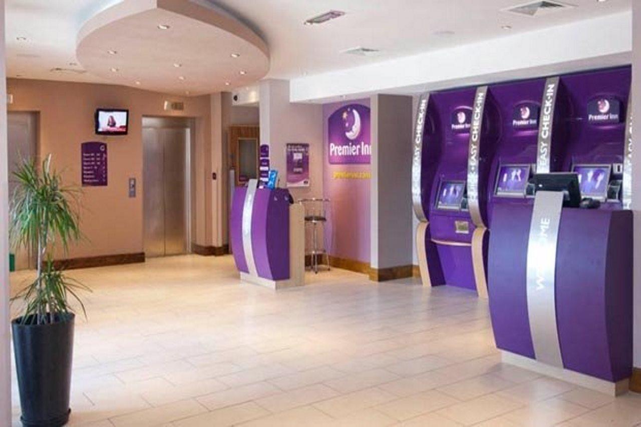 Premier Inn Bristol Cribbs Causeway Filton Exterior photo